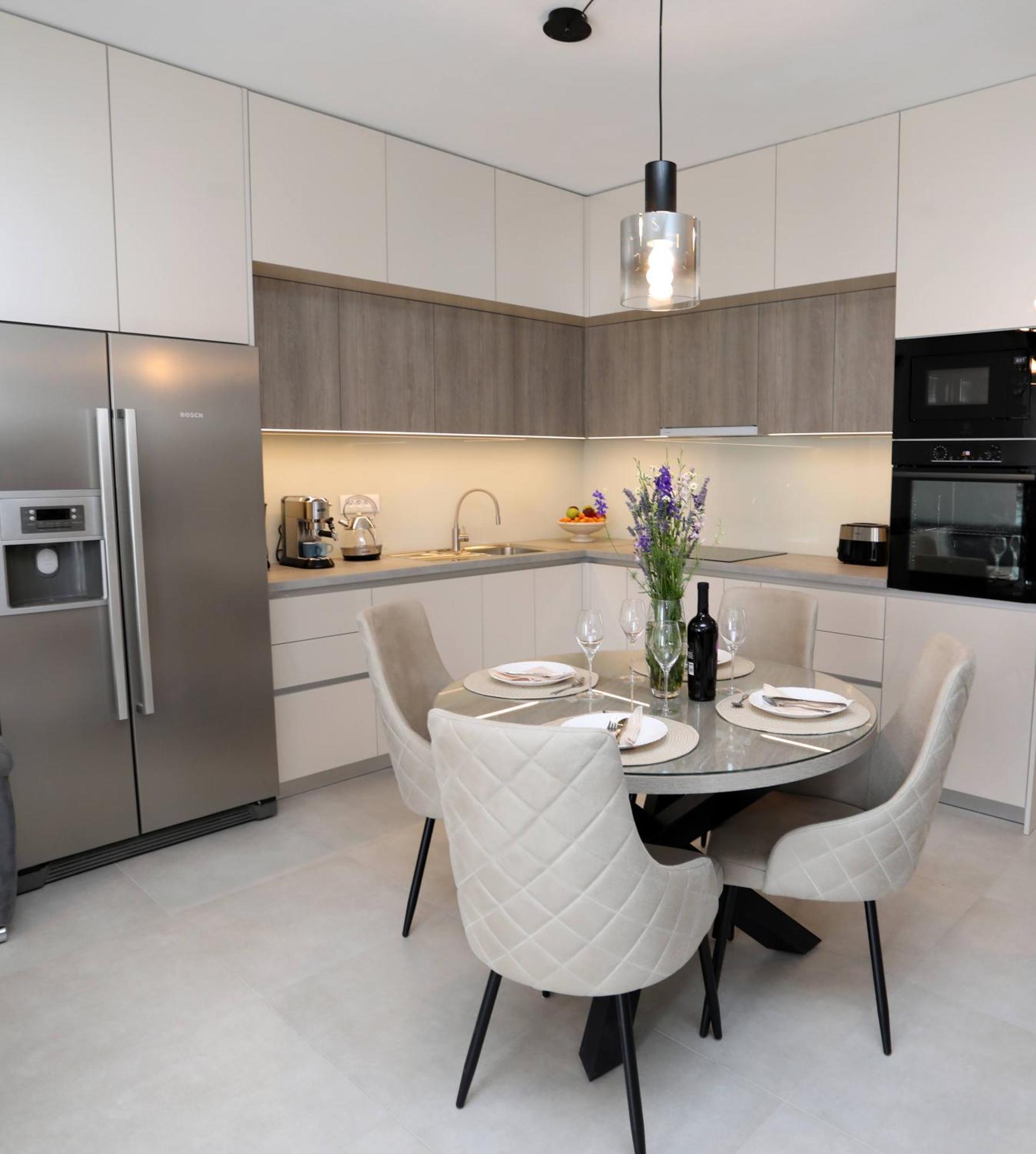 Apartmán New Luxury Air-conditioned Apartment, With Jacuzzi, Free Parking And Gardens Pula